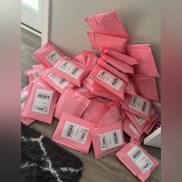 🧚🏼♀️Rachel is LIVE 🧡 - Picture 15 of 16